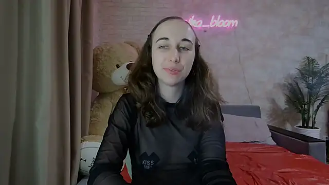 Snapshot of Anika_bloom chatting on March 15, 12:47 am Anika bloom online show from March 15, 12:47 am