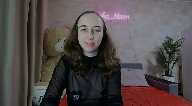 Snapshot of Anika_bloom chatting on March 15, 3:51 am Anika bloom online show from March 15, 3:51 am
