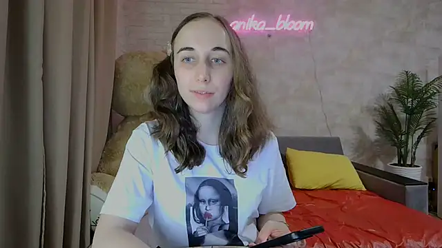 Snapshot of Anika_bloom chatting on March 19, 2:16 am Anika bloom online show from March 19, 2:16 am
