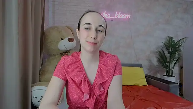 Snapshot of Anika_bloom chatting on March 23, 6:58 am Anika bloom online show from March 23, 6:58 am