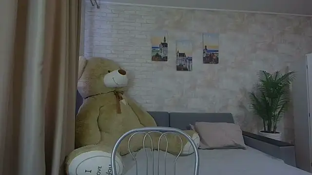 Snapshot of Anika_bloom chatting on September 28, 6:52 am Anika bloom online show from September 28, 6:52 am