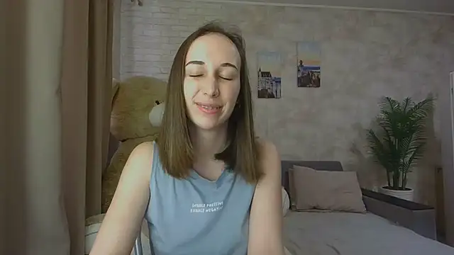 Snapshot of Anika_bloom chatting on October 3, 10:12 am Anika bloom online show from October 3, 10:12 am