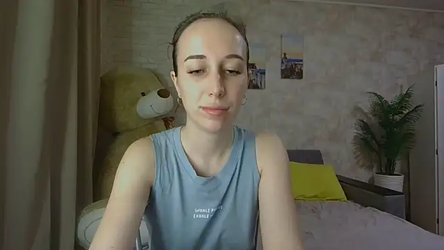 Snapshot of Anika_bloom chatting on October 23, 10:52 pm Anika bloom online show from October 23, 10:52 pm