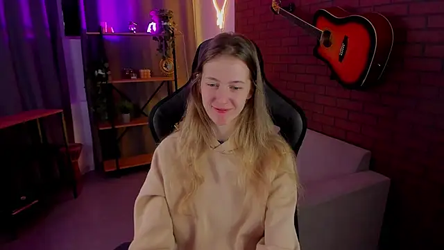 Snapshot of Sharon_Evansi chatting on January 5, 8:32 am Sharon Evansi online show from January 5, 8:32 am