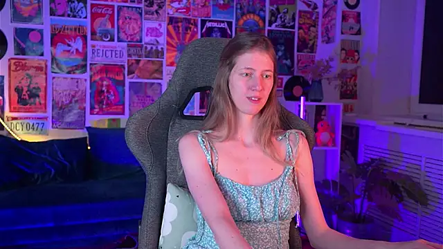 Snapshot of Sharon_Evansi chatting on February 5, 6:48 pm Sharon Evansi online show from February 5, 6:48 pm