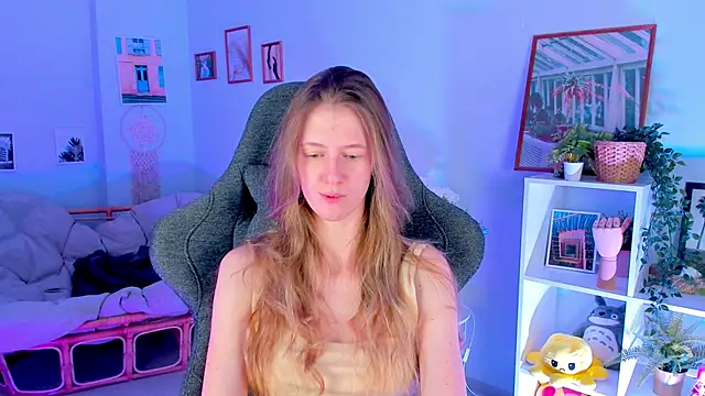 Snapshot of Sharon_Evansi chatting on March 6, 6:16 pm Sharon Evansi online show from March 6, 6:16 pm