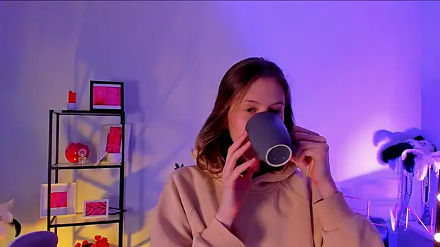 Snapshot of Sharon_Evansi chatting on March 14, 9:00 pm Sharon Evansi online show from March 14, 9:00 pm