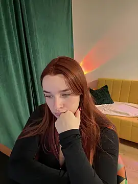 Snapshot of CookyDaisy chatting on December 8, 10:47 pm CookyDaisy online show from December 8, 10:47 pm