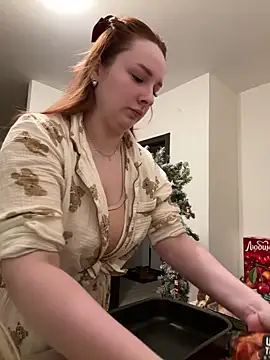 Snapshot of CookyDaisy chatting on December 26, 5:37 am CookyDaisy online show from December 26, 5:37 am