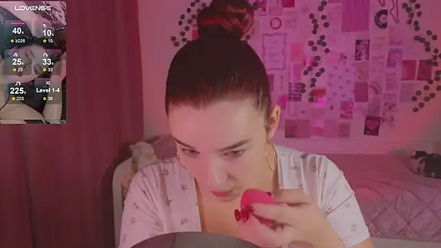 Snapshot of CookyDaisy chatting on October 16, 9:27 pm CookyDaisy online show from October 16, 9:27 pm