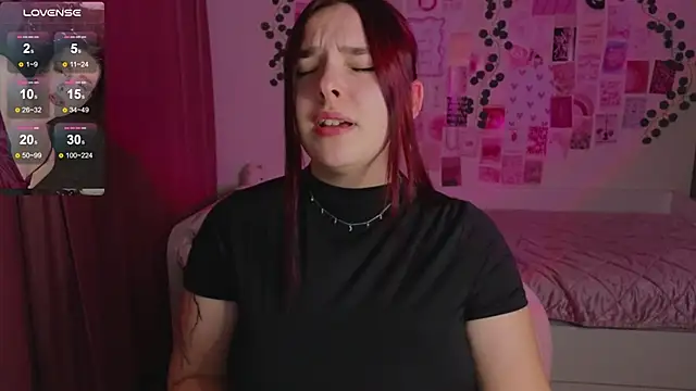 Snapshot of CookyDaisy chatting on November 18, 8:02 pm CookyDaisy online show from November 18, 8:02 pm