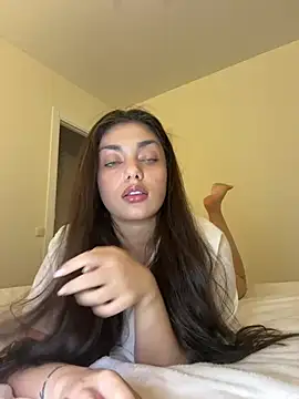 Sweet Khalifa  online show from December 22, 1:55 pm