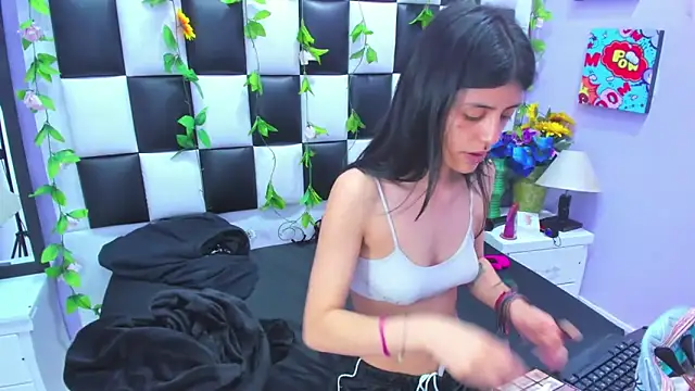 Morgana Smit online show from September 19, 1:45 pm