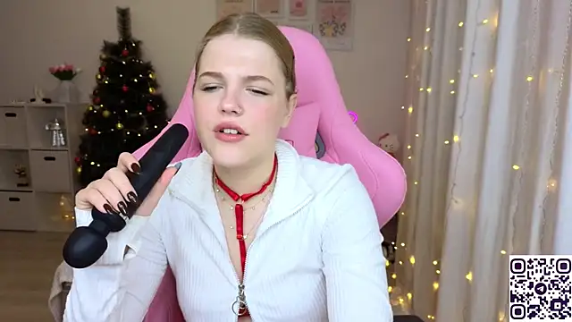 Maya Rave online show from December 21, 6:19 am