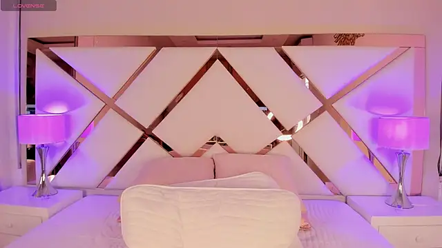 ChloeTayylor  online show from September 25, 8:12 pm