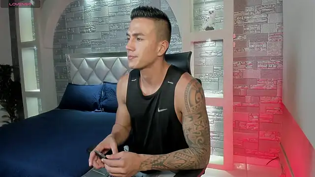 Aron Bolt online show from March 22, 11:53 pm