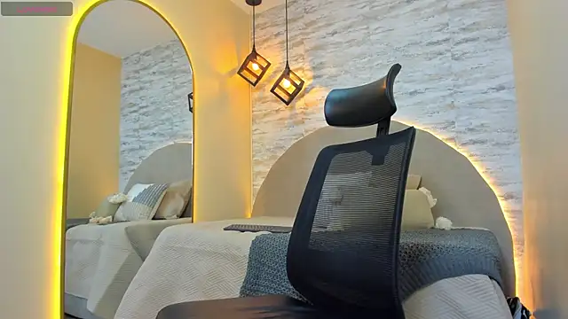 Aron Bolt online show from November 8, 1:06 am