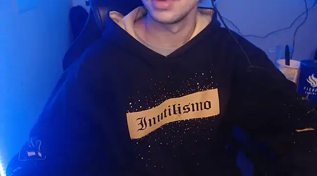 Snapshot of anjonoturno1 chatting on December 14, 10:50 pm anjonoturno1 online show from December 14, 10:50 pm