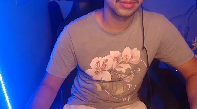 Snapshot of anjonoturno1 chatting on December 15, 10:15 pm anjonoturno1 online show from December 15, 10:15 pm