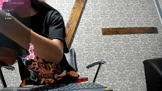 Mia scarlet69 online show from January 30, 12:16 pm