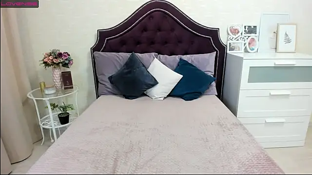 BettyBloom69 online show from February 25, 4:35 am