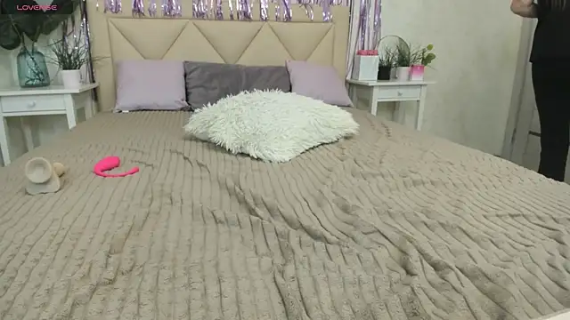 BettyBloom69 online show from March 3, 7:54 am