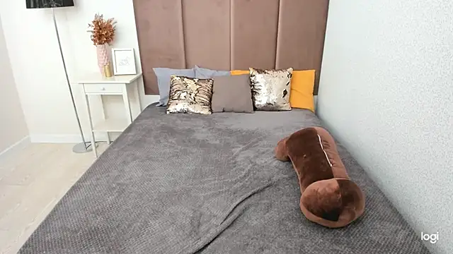 BettyBloom69 online show from October 2, 4:41 am