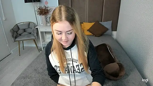 BettyBloom69 online show from October 31, 4:46 am