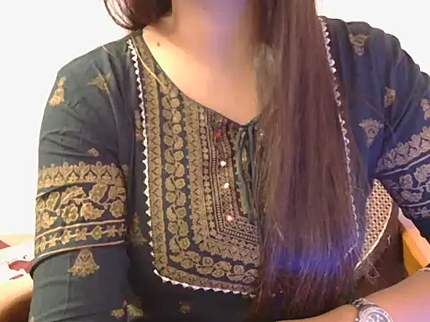 Snapshot of diva-22 chatting on February 22, 1:13 pm diva-22 online show from February 22, 1:13 pm