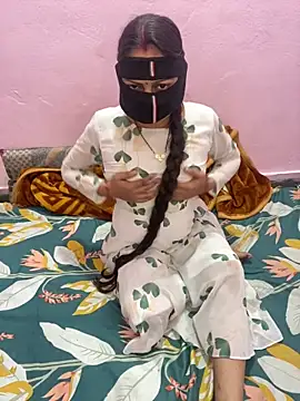 mickey love online show from February 28, 1:14 pm