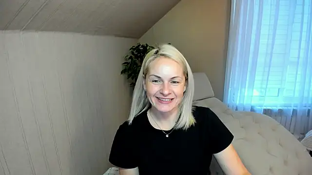 Snapshot of Alicee_Gracee chatting on December 21, 12:16 pm Alicee Gracee online show from December 21, 12:16 pm