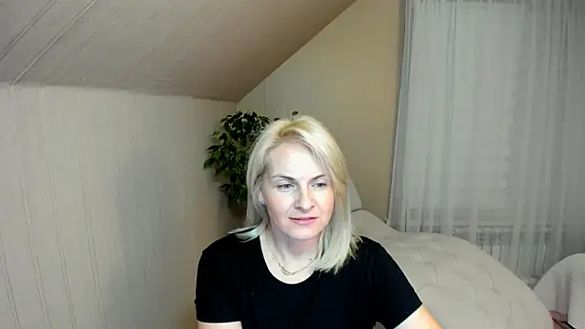 Snapshot of Alicee_Gracee chatting on January 4, 5:16 pm Alicee Gracee online show from January 4, 5:16 pm