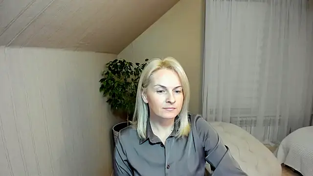 Snapshot of Alicee_Gracee chatting on January 5, 4:48 pm Alicee Gracee online show from January 5, 4:48 pm