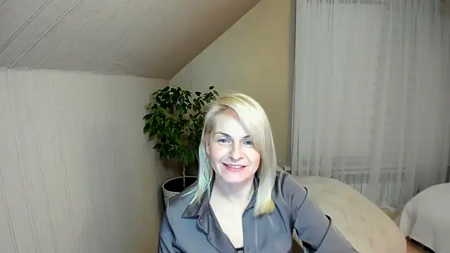 Snapshot of Alicee_Gracee chatting on January 5, 7:49 pm Alicee Gracee online show from January 5, 7:49 pm