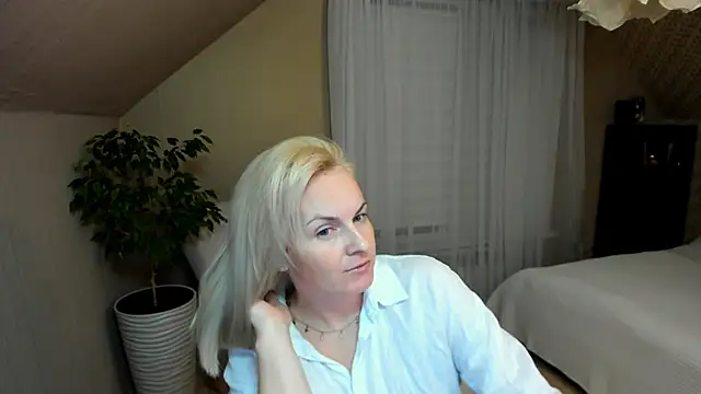 Snapshot of Alicee_Gracee chatting on January 11, 4:46 pm Alicee Gracee online show from January 11, 4:46 pm