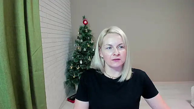 Snapshot of Alicee_Gracee chatting on January 18, 7:26 pm Alicee Gracee online show from January 18, 7:26 pm