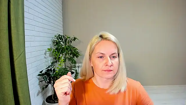 Snapshot of Alicee_Gracee chatting on January 23, 7:07 pm Alicee Gracee online show from January 23, 7:07 pm