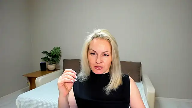 Snapshot of Alicee_Gracee chatting on January 28, 5:46 pm Alicee Gracee online show from January 28, 5:46 pm