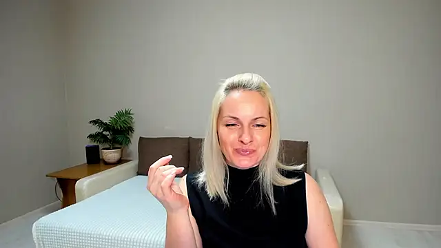 Snapshot of Alicee_Gracee chatting on January 29, 7:00 pm Alicee Gracee online show from January 29, 7:00 pm