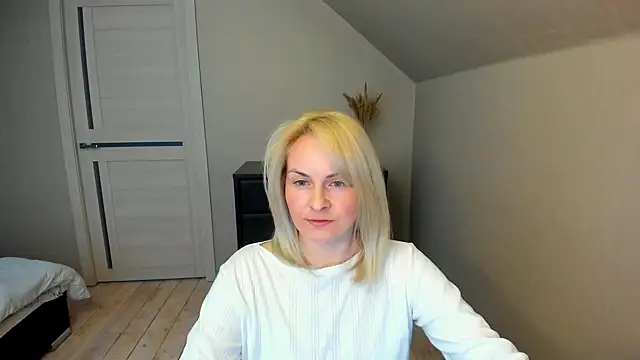 Snapshot of Alicee_Gracee chatting on February 23, 2:04 pm Alicee Gracee online show from February 23, 2:04 pm