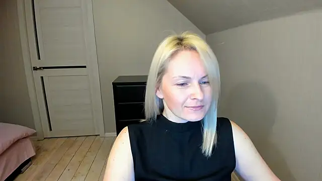 Snapshot of Alicee_Gracee chatting on March 9, 6:43 pm Alicee Gracee online show from March 9, 6:43 pm