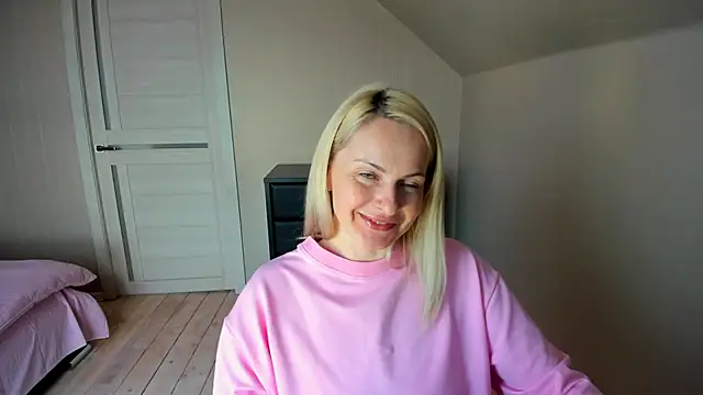 Snapshot of Alicee_Gracee chatting on March 11, 9:24 am Alicee Gracee online show from March 11, 9:24 am