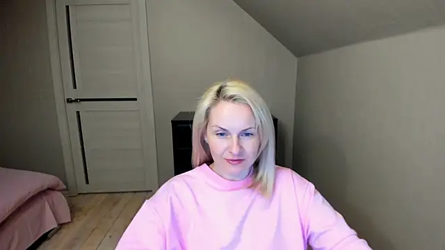 Snapshot of Alicee_Gracee chatting on March 11, 6:52 pm Alicee Gracee online show from March 11, 6:52 pm