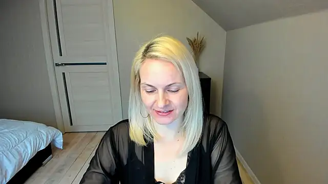 Snapshot of Alicee_Gracee chatting on March 18, 3:42 pm Alicee Gracee online show from March 18, 3:42 pm