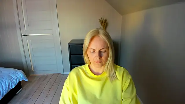 Snapshot of Alicee_Gracee chatting on March 21, 11:01 am Alicee Gracee online show from March 21, 11:01 am