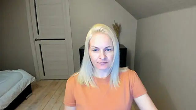 Snapshot of Alicee_Gracee chatting on March 22, 6:58 pm Alicee Gracee online show from March 22, 6:58 pm