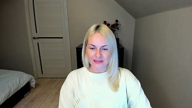 Snapshot of Alicee_Gracee chatting on September 27, 6:24 pm Alicee Gracee online show from September 27, 6:24 pm