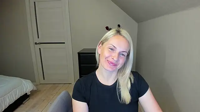 Snapshot of Alicee_Gracee chatting on September 29, 9:19 pm Alicee Gracee online show from September 29, 9:19 pm