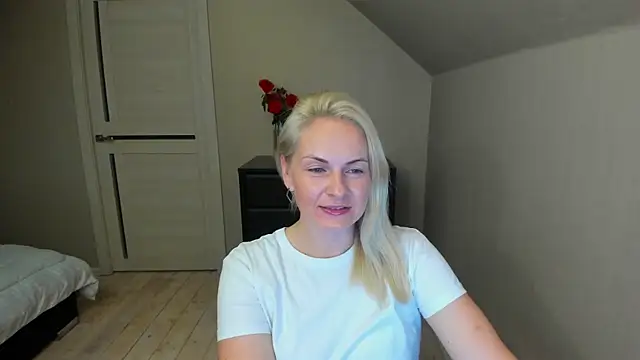 Snapshot of Alicee_Gracee chatting on October 7, 6:38 pm Alicee Gracee online show from October 7, 6:38 pm