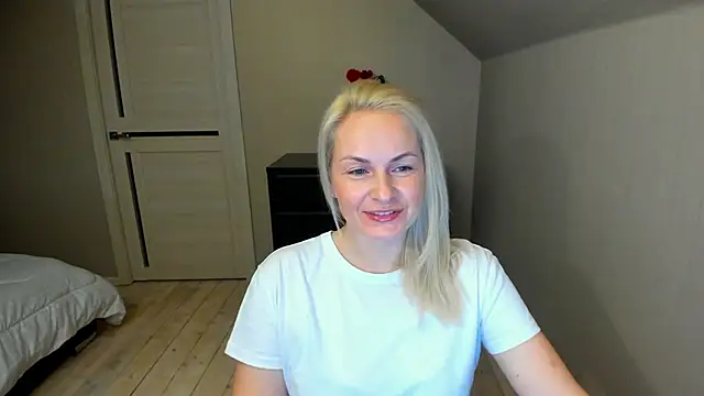 Snapshot of Alicee_Gracee chatting on October 9, 7:12 pm Alicee Gracee online show from October 9, 7:12 pm